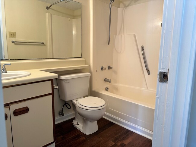 Building Photo - 501 Maison Dr