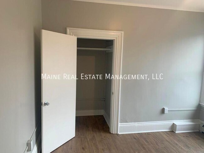 Foto del edificio - 372 Hammond St