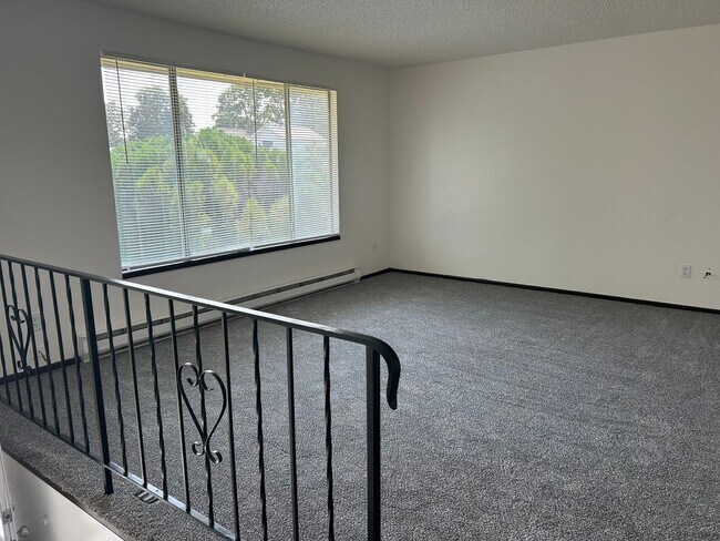 Foto del edificio - Fantastic Opportunity To Call This Wonderful Property Home!!!
