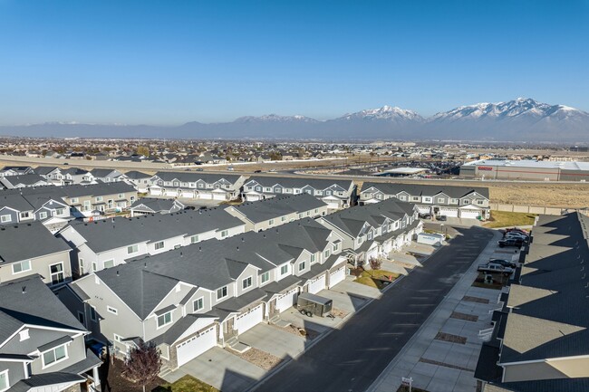 Building Photo - 4864 W Pillar Dr