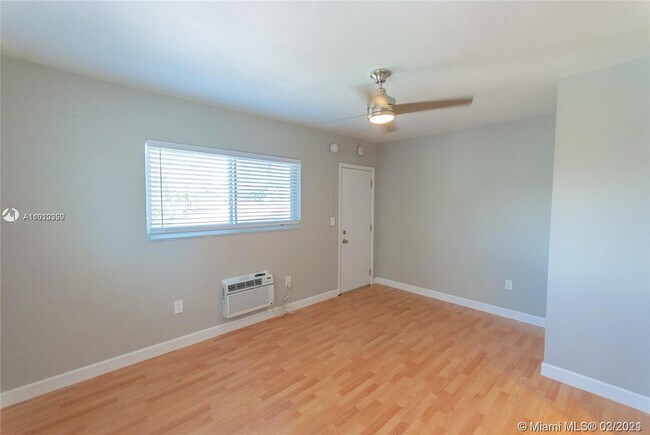 Building Photo - 7625 Carlyle Ave