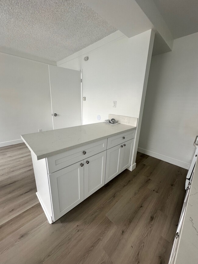 Building Photo - Zelzah Avenue Apartments