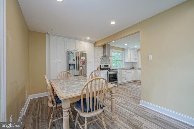 Building Photo - 311 Van Sant Dr