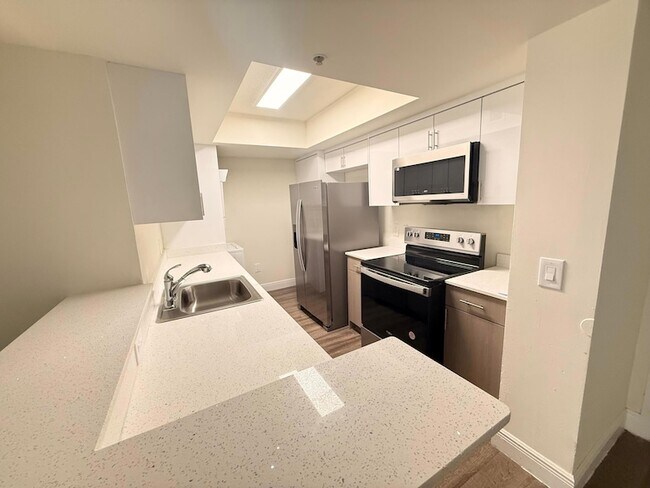 Foto del edificio - 16900 N Bay Rd