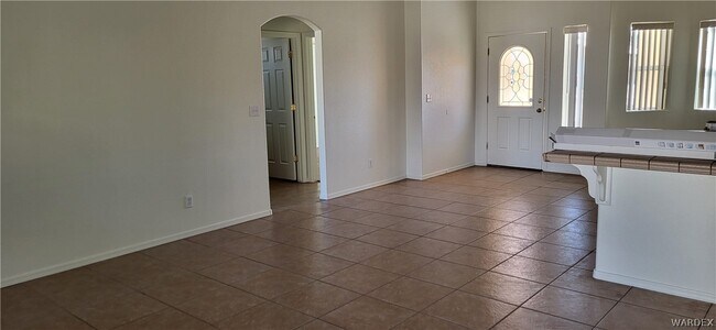 Building Photo - 4775 Tracy Ln