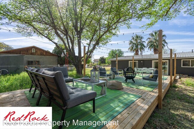 Foto del edificio - 4 br, 3 bath House - 554 W 500 N