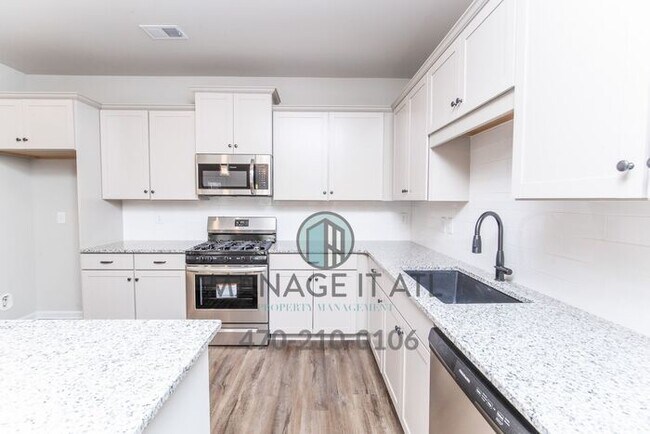 Foto del edificio - Elegant Townhouse in City of Buford School District!