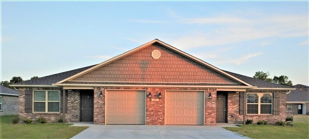 Front View - StoneRidge Duplexes of Siloam Springs