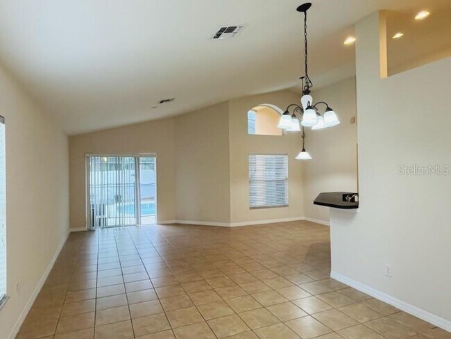 Foto del edificio - 2537 Dharma Cir
