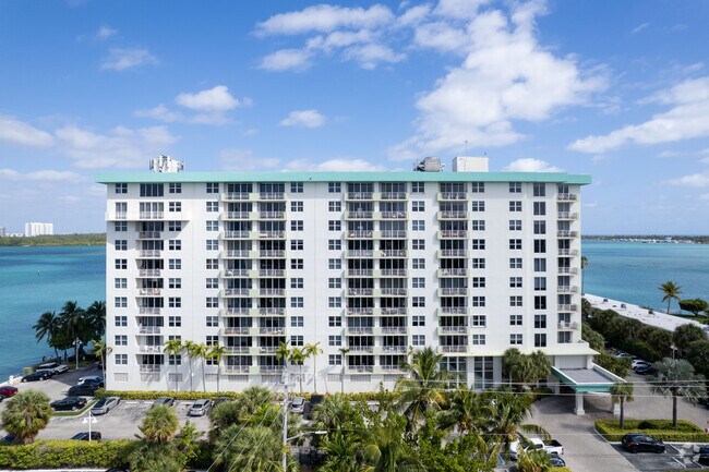 Building Photo - Island Pointe Condominiums