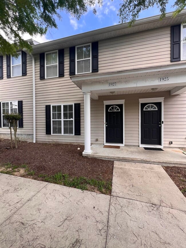 Building Photo - 1927 Ann Arbor Ave