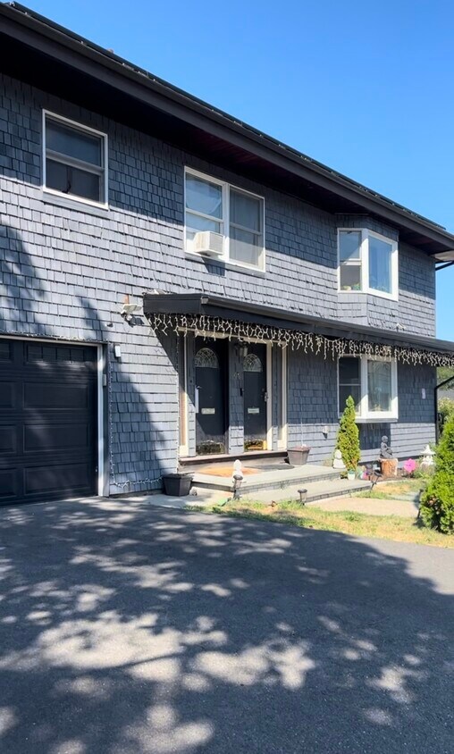 Foto principal - 94 Oakwood Ave