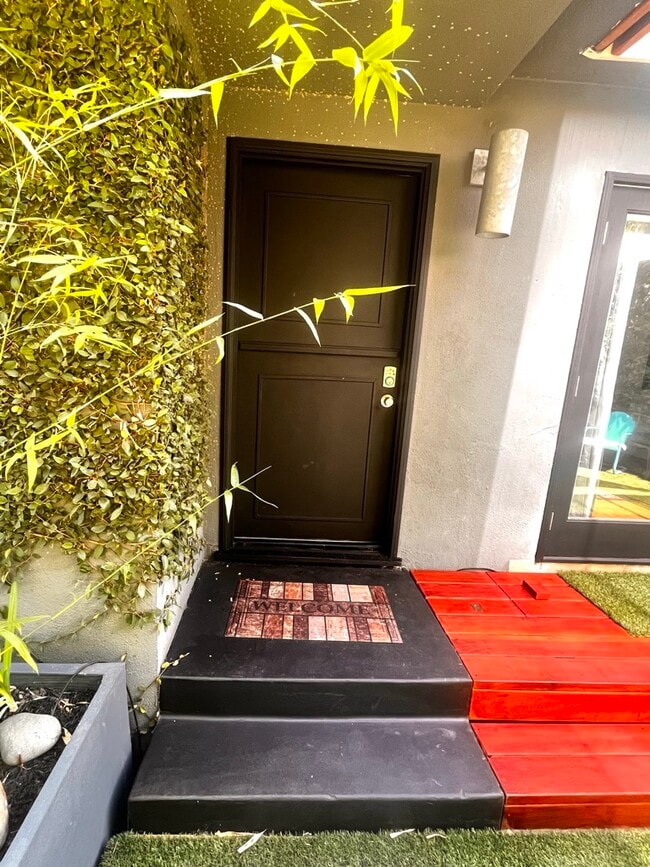 Photo - 710 Boccaccio Ave (Venice, CA) House