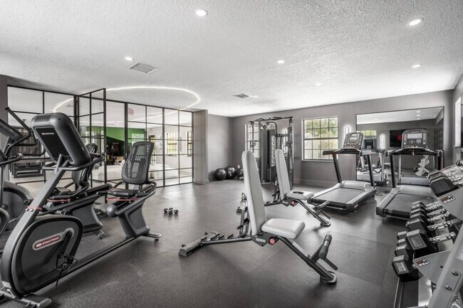 Building Photo - 13803 Heritage Club Dr