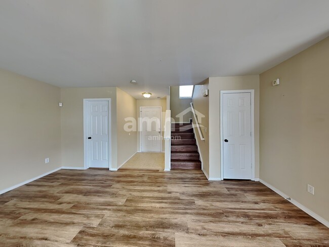 Foto del edificio - 9545 Birchcroft Ln