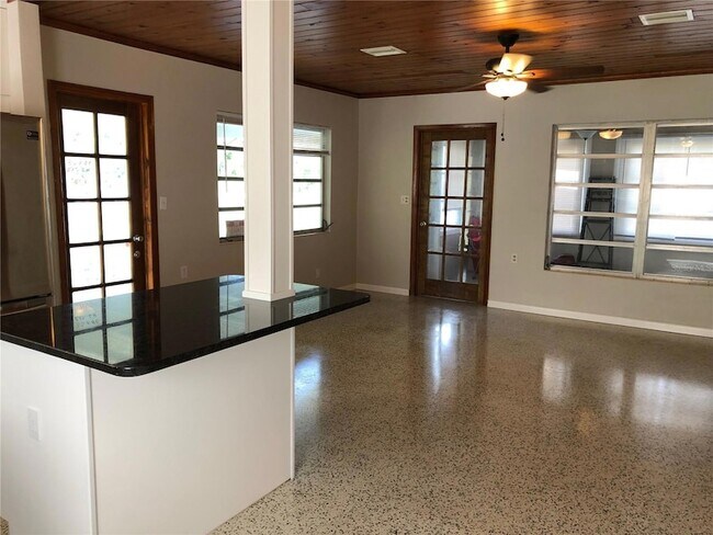 Foto del edificio - 80 Beverly Cir