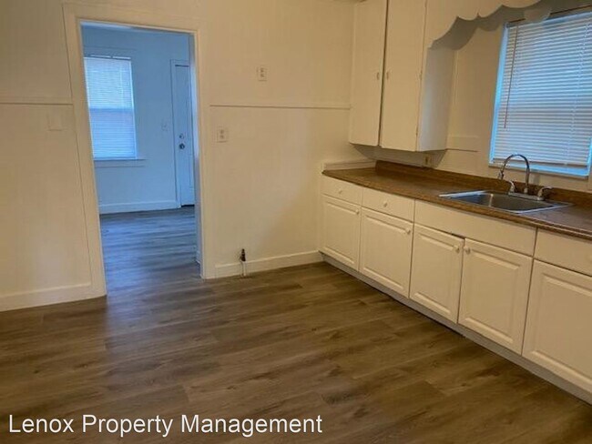 Building Photo - 2 br, 1 bath House - 44 W Strathmore