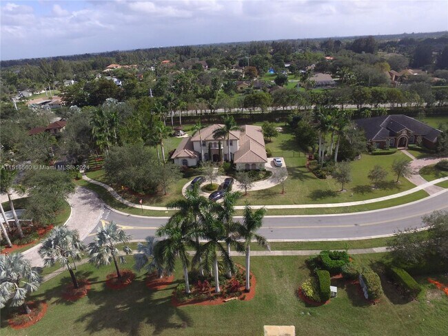 Foto del edificio - 2750 Jockey Cir