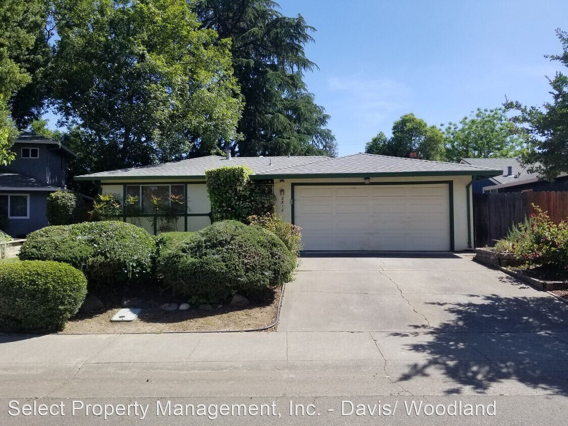 3 br, 2 bath House 2312 Temple Dr House Rental in Davis, CA