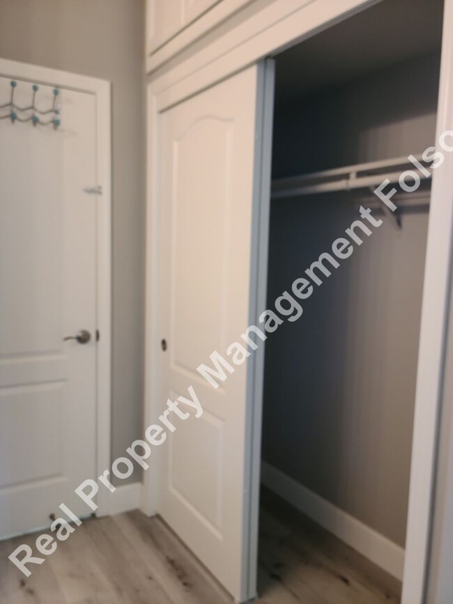 Building Photo - Private Furnished Room For Rent in Gated S...