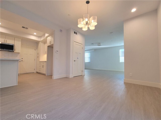 Foto del edificio - 116 N Oak Ave