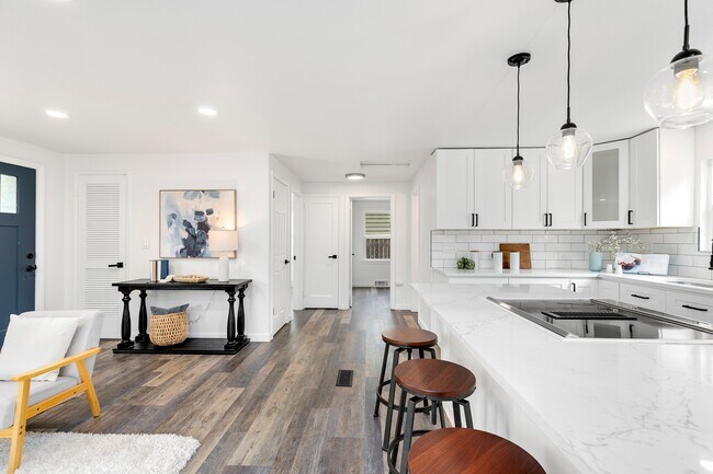 Foto del edificio - 10346 Ashworth Ave N