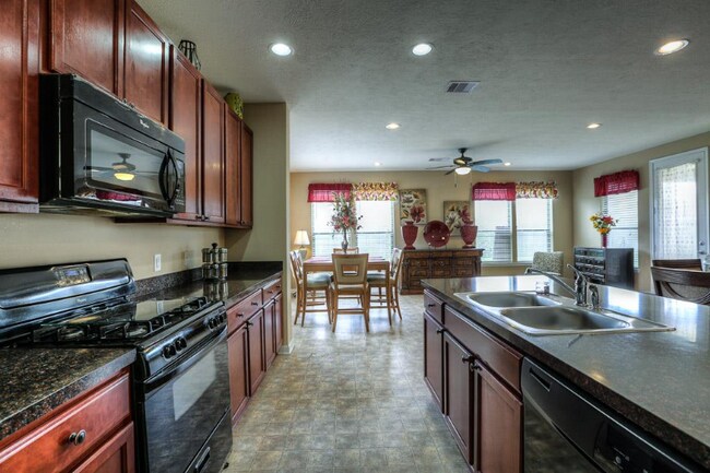 Foto del edificio - 18507 Morgans Forest Ln