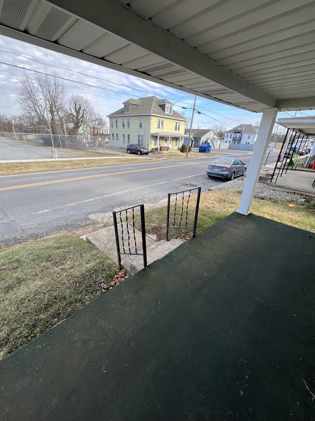 Private Porch - 218 N Queen St