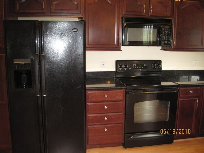 Building Photo - 4201 SE 94th Ave