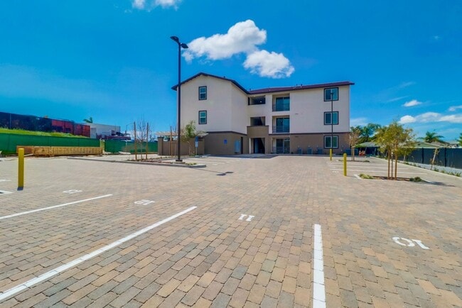 Foto del edificio - La Perla Apartments