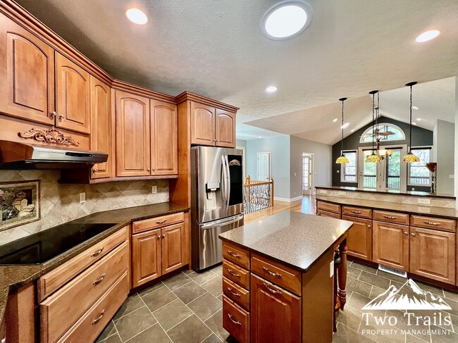 Foto del edificio - LUXURY MOUNTAIN LIVING IN GATED COMMUNITY