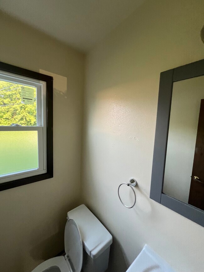 Baño 2 - 5820 S Indiana Ave