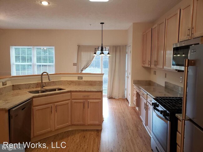 Building Photo - 3 br, 2.5 bath House - 2042 Mardic Dr