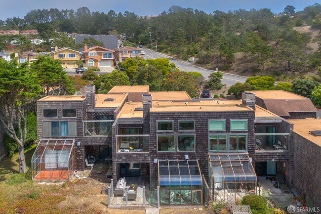 Building Photo - STUNNING OCEAN VIEWS! Quiet 3-bd/2.5-ba To...