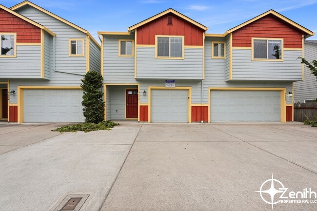 Building Photo - 5616 NE 74th Ct