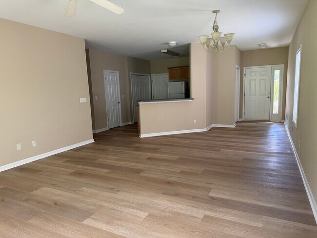 Foto del edificio - Fully Renovated 2 Bedroom/ 2 Bathroom Home with Garage-Village at Old Towne