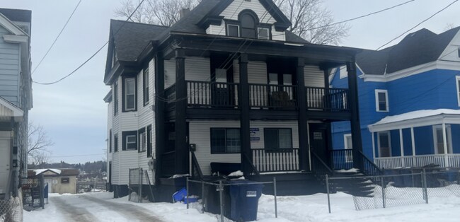 Photo - 121 Lexington Ave Apartments