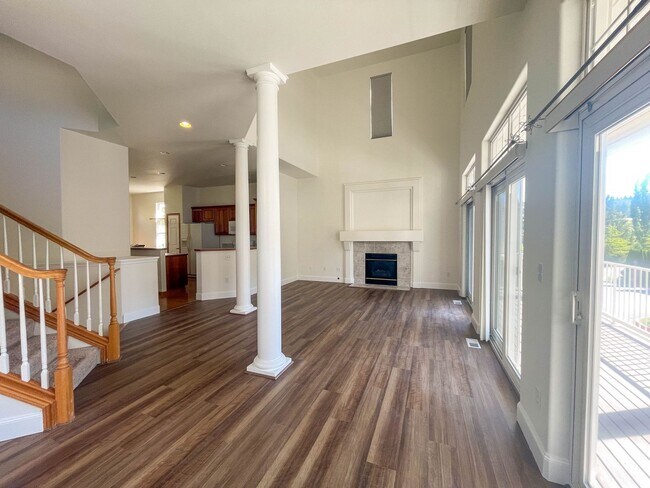 Building Photo - 3bd/3ba Bellevue Home