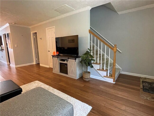 Building Photo - 225 Winding River Dr