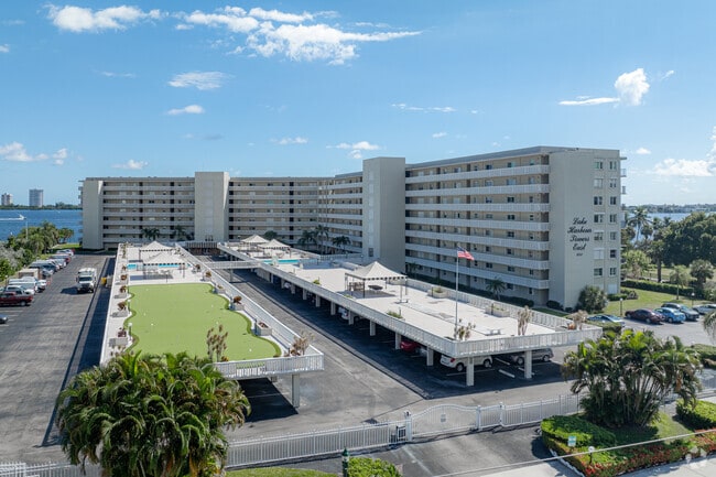 Lake Harbour Towers East