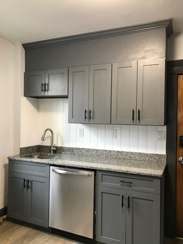 810 Amboy Ave Unit 2, Edison, NJ 08837 Apartments in Edison, NJ