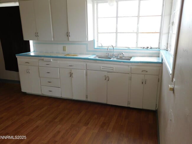 Building Photo - 251 Jersey Ln
