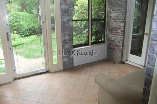 Foto del edificio - 68 Walnut Hill Rd