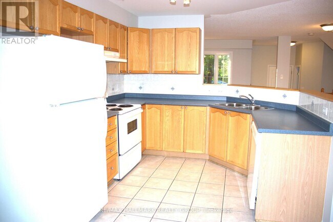 Building Photo - 2004 Scully Way