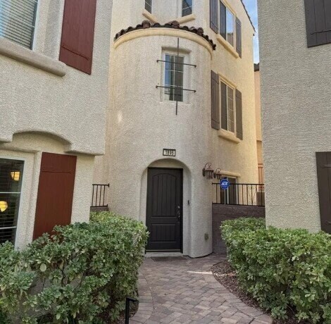 Building Photo - 3 Bed 3.5 Bath Summerlin