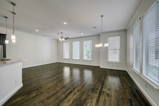 Building Photo - 1518 Birdsall St