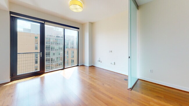 Interior Photo - Capitol View on 14th