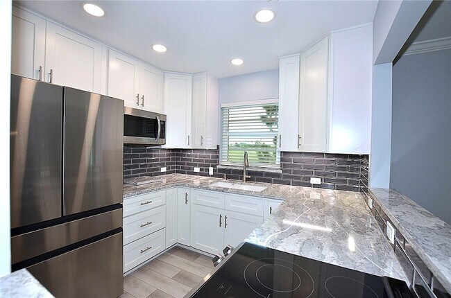 Foto del edificio - 50 Woodland Dr