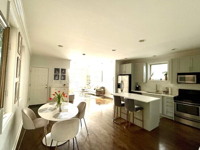 Foto del edificio - 1319 N Bosworth Ave