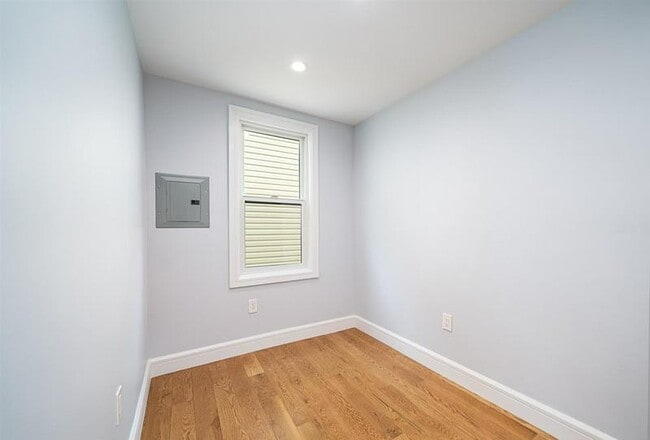 Dinning room - 195 Hutton St